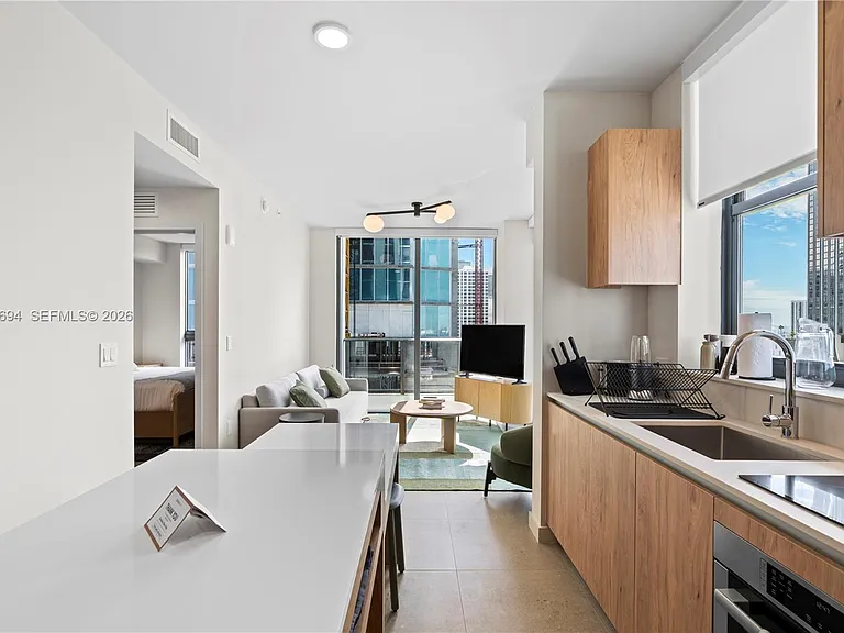 11 NE 6th St #1601 — Photo 1