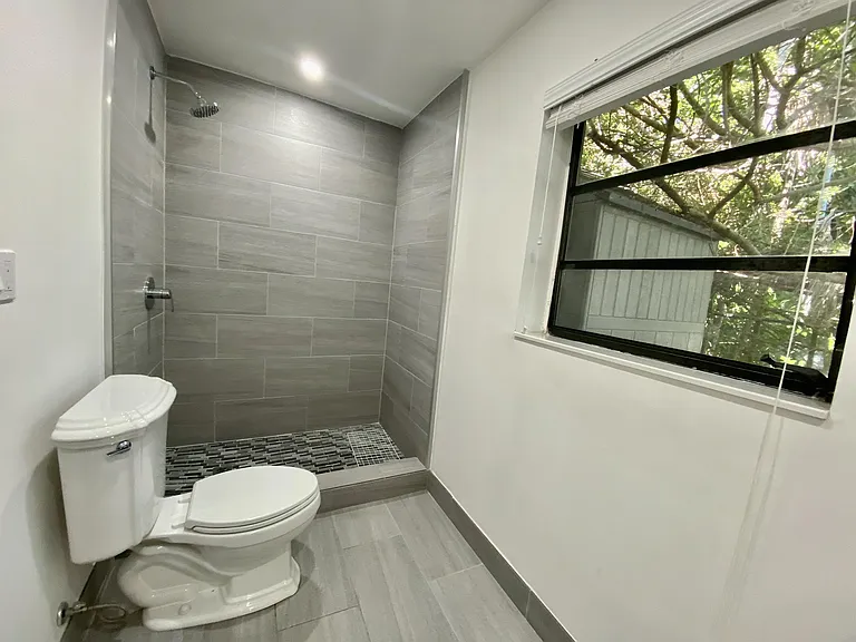 1101 Bay Dr — Photo 23