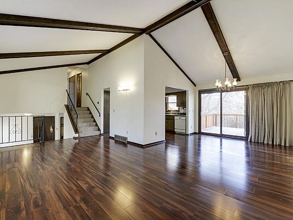 5th image of 6509 Edgemont Blvd N