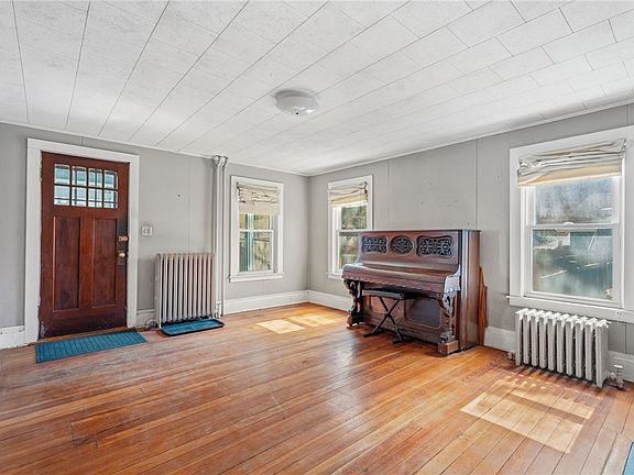 4th image of 338 Spencer Rd