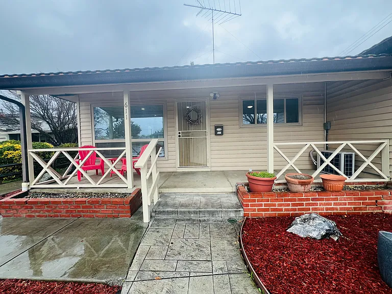 Spacious covered patio