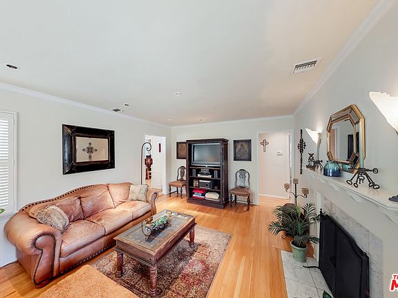 3rd image of 946 Verdugo Circle Dr