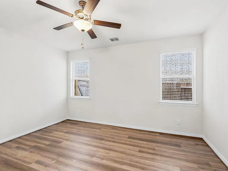 2046 Flametree Ave — Photo 20