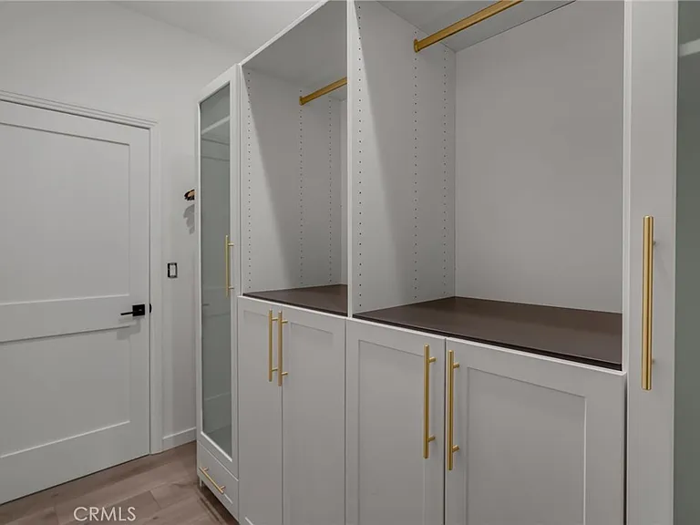 22434 Berdon St — Photo 39