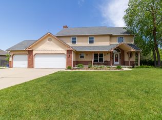 3010 Thornwood Ln, Bloomington, IL
