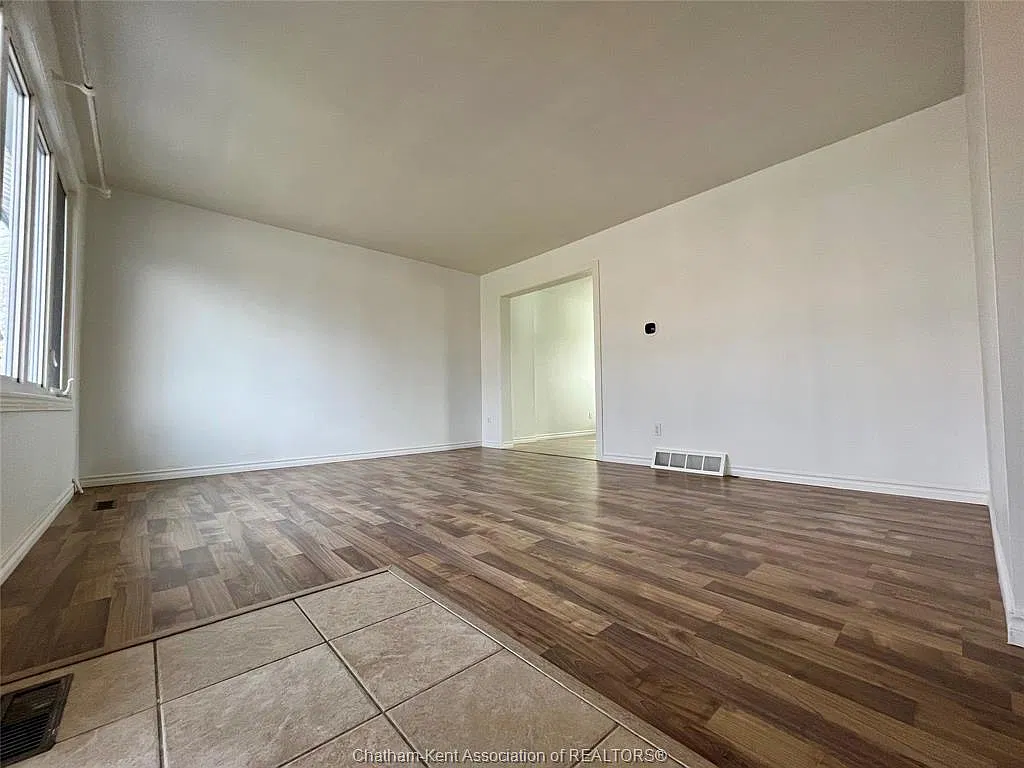 3 bed, 1.5 bath, $2,150 — Photo 4