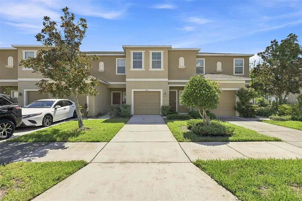 3 bed, 2.5 bath, 1540 sqft, $2,050 — Photo 1