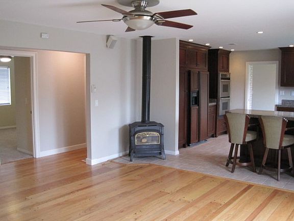 5th image of 3725 Parkmall Ct