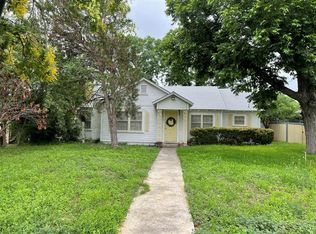 219 Mulberry St, Uvalde, TX 78801