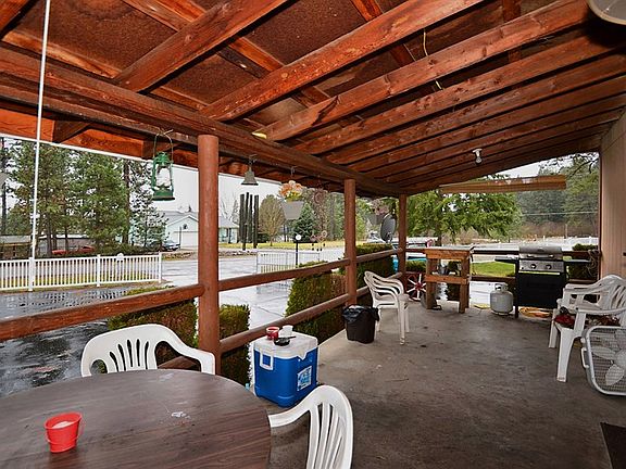2nd image of 26008 N Chattaroy Cir