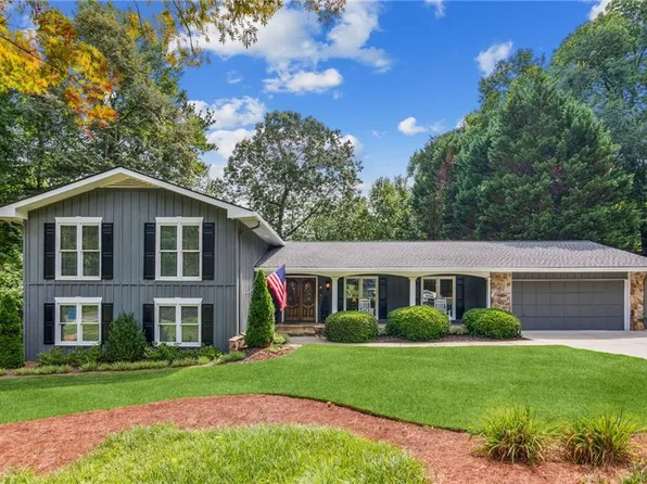 1502 Huntingford Dr, Marietta, GA 30068