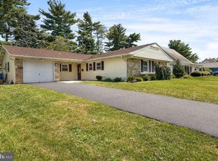 38 Hampton Ln, Willingboro, NJ 08046