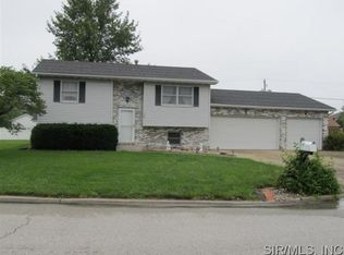 135 Vincent Ct, Granite City, IL 62040