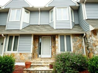 5337 Summit Heights Dr, Winston Salem, NC 27104