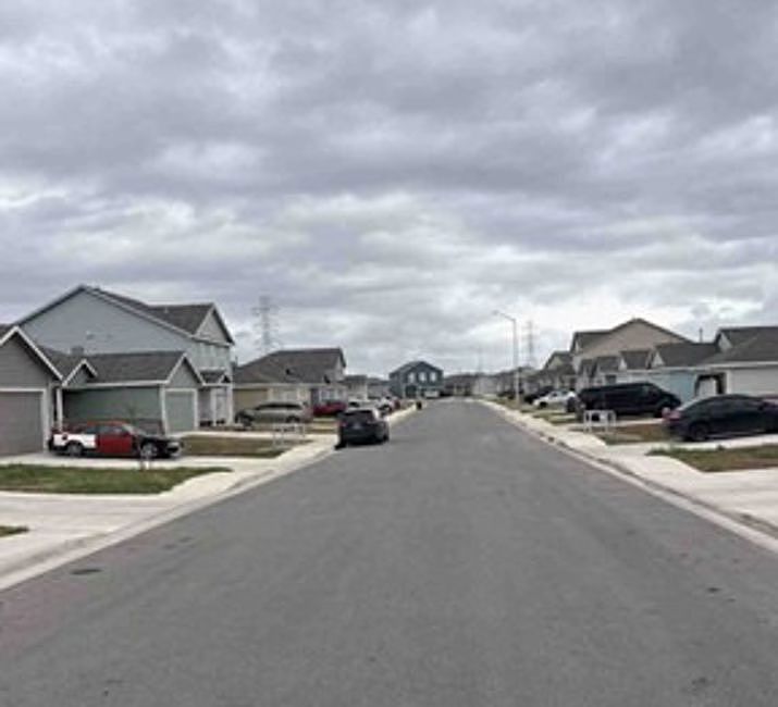 Exterior Neighborhood (street photo)