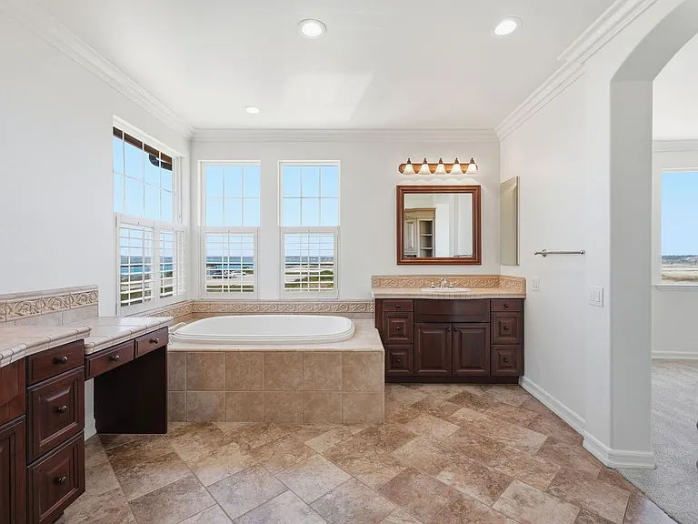 5571 Ocean Terrace Dr — Photo 27