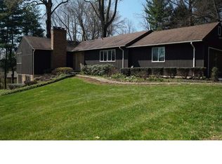 6 Roberts Rd, Newtown Square, PA 19073