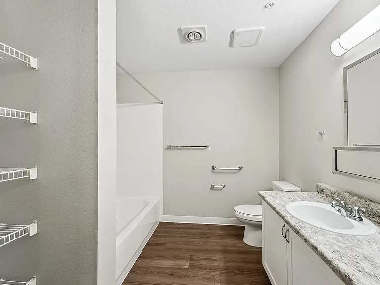 102 10th St NE — Photo 6