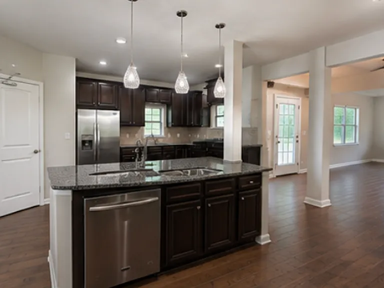 3523 Woodshade Dr — Photo 3