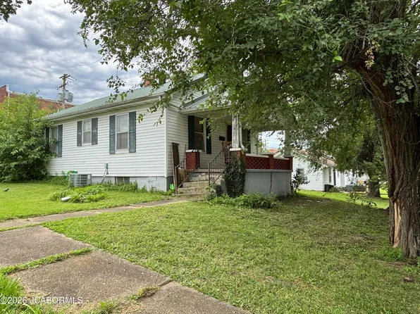 506 N Oak St, California, MO 65018