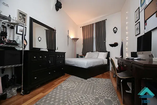 Rented by EXR | media 26