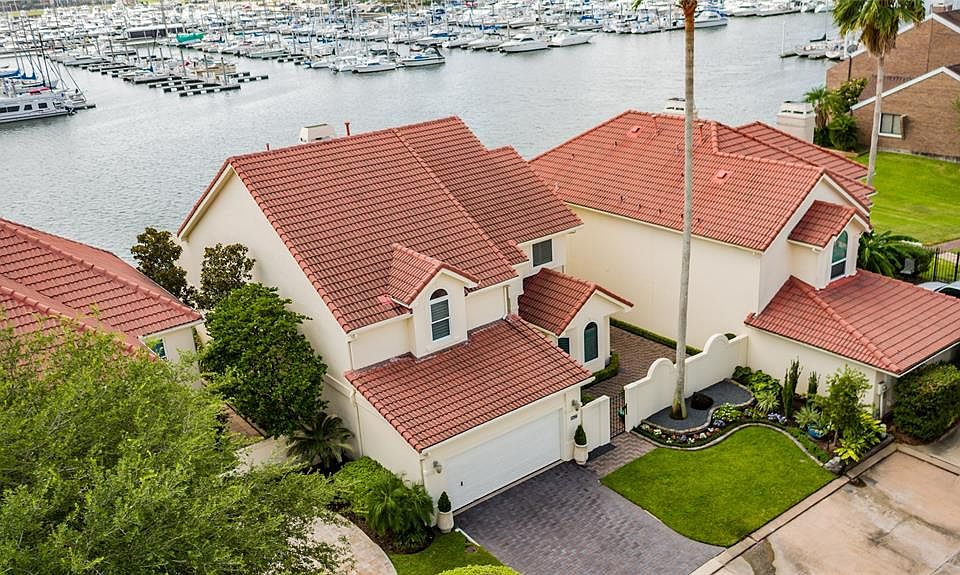 1st image of 1627 Corniche St