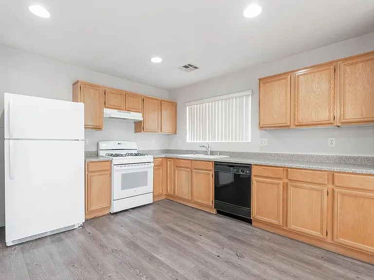5531 Doubleday St — Photo 16