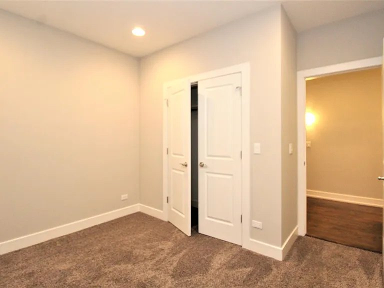 2412 W Cortland St #3E — Photo 8