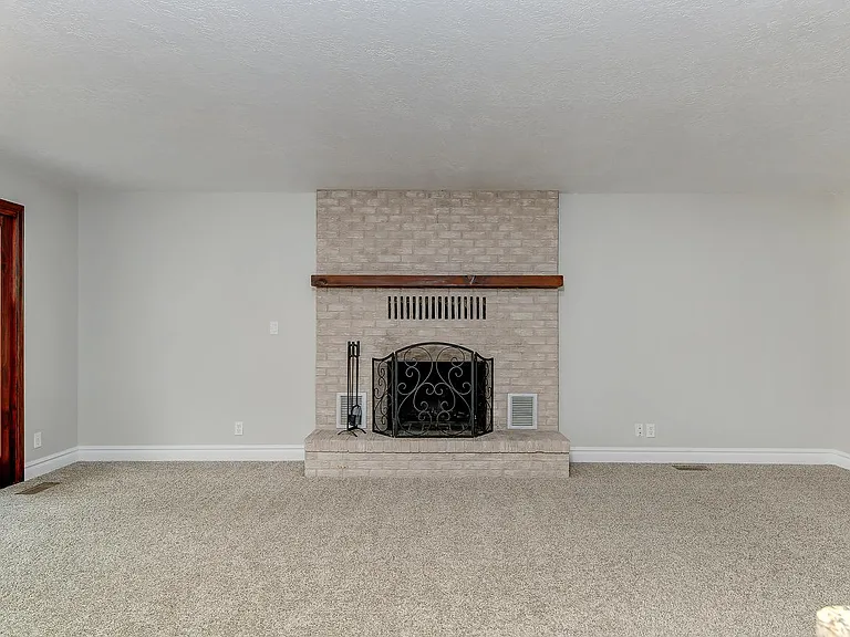 1025 N Eagle Hills Way — Photo 11