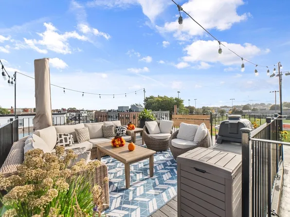 31 Boardman St Unit 5, Boston, MA 02128