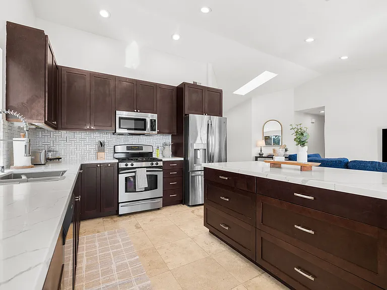 Robinwood Dr — Photo 10