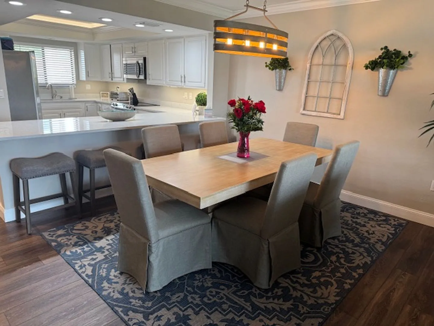 Flagship Village Condo in The Landings Yacht Golf & Tennis Club — Photo 3