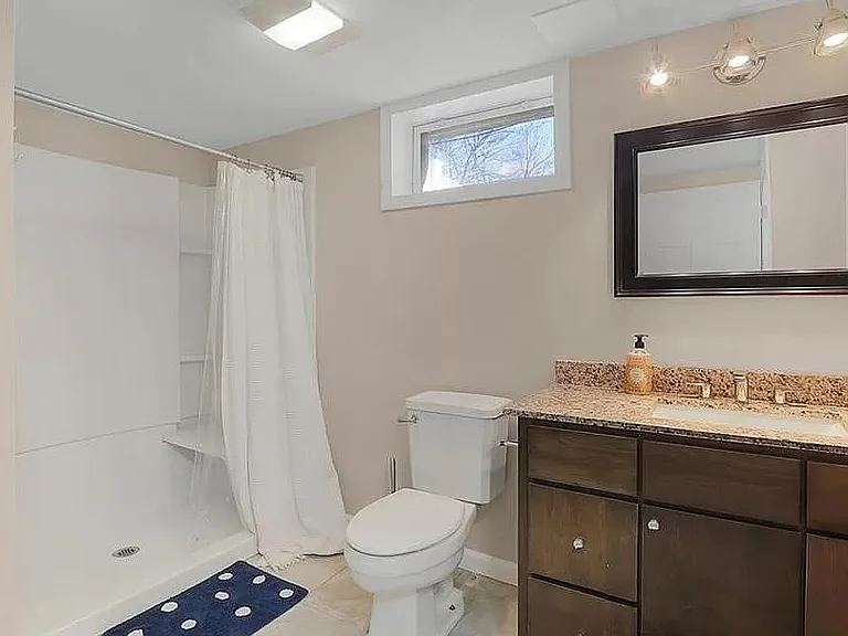 82 Seymour Ave — Photo 16