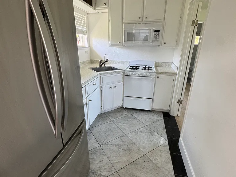 1822 Bedell Ln #C — Photo 2