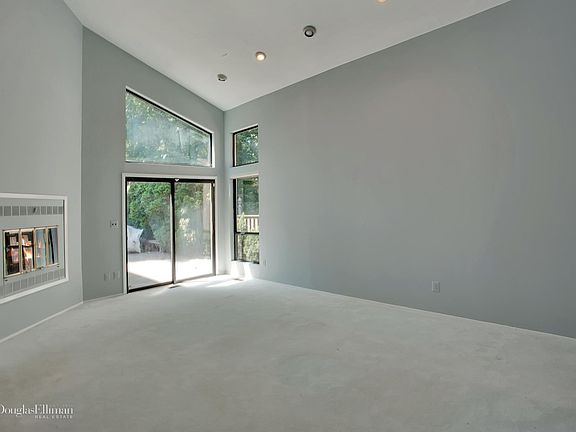4th image of 231 Hamlet Dr