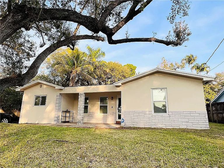 1st image of 4540 SW 26th Ter
