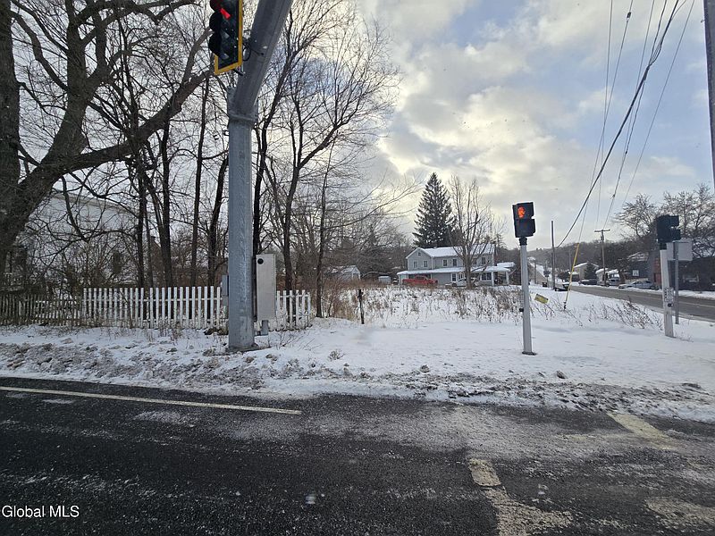 3rd image of 111 Darby Hill Road