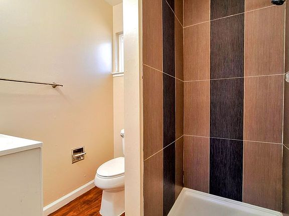 5th image of 2752 Kollmar Dr APT 34