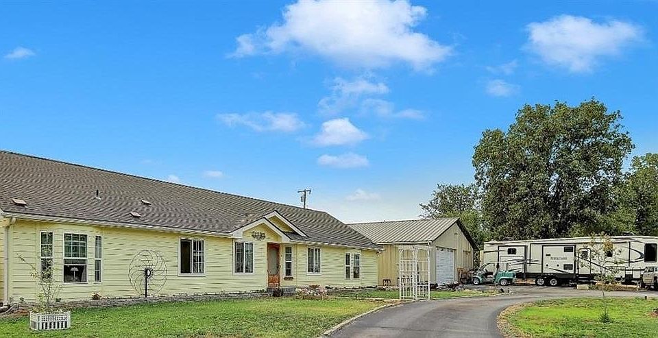 1st image of 10453 Pheasant Ln