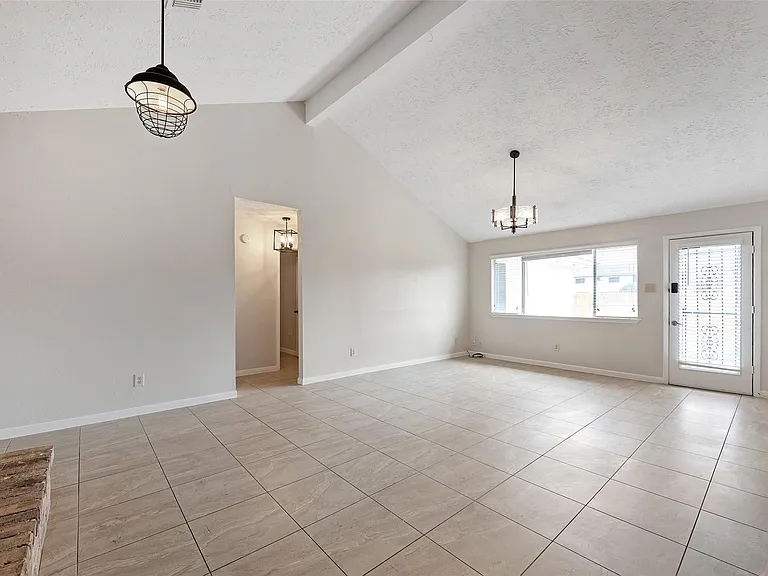 16419 Lost Quail Dr — Photo 8