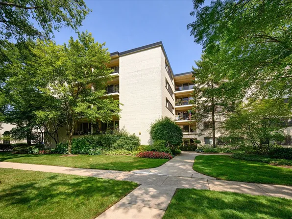 407 Franklin Ave APT 3F, River Forest, IL 60305