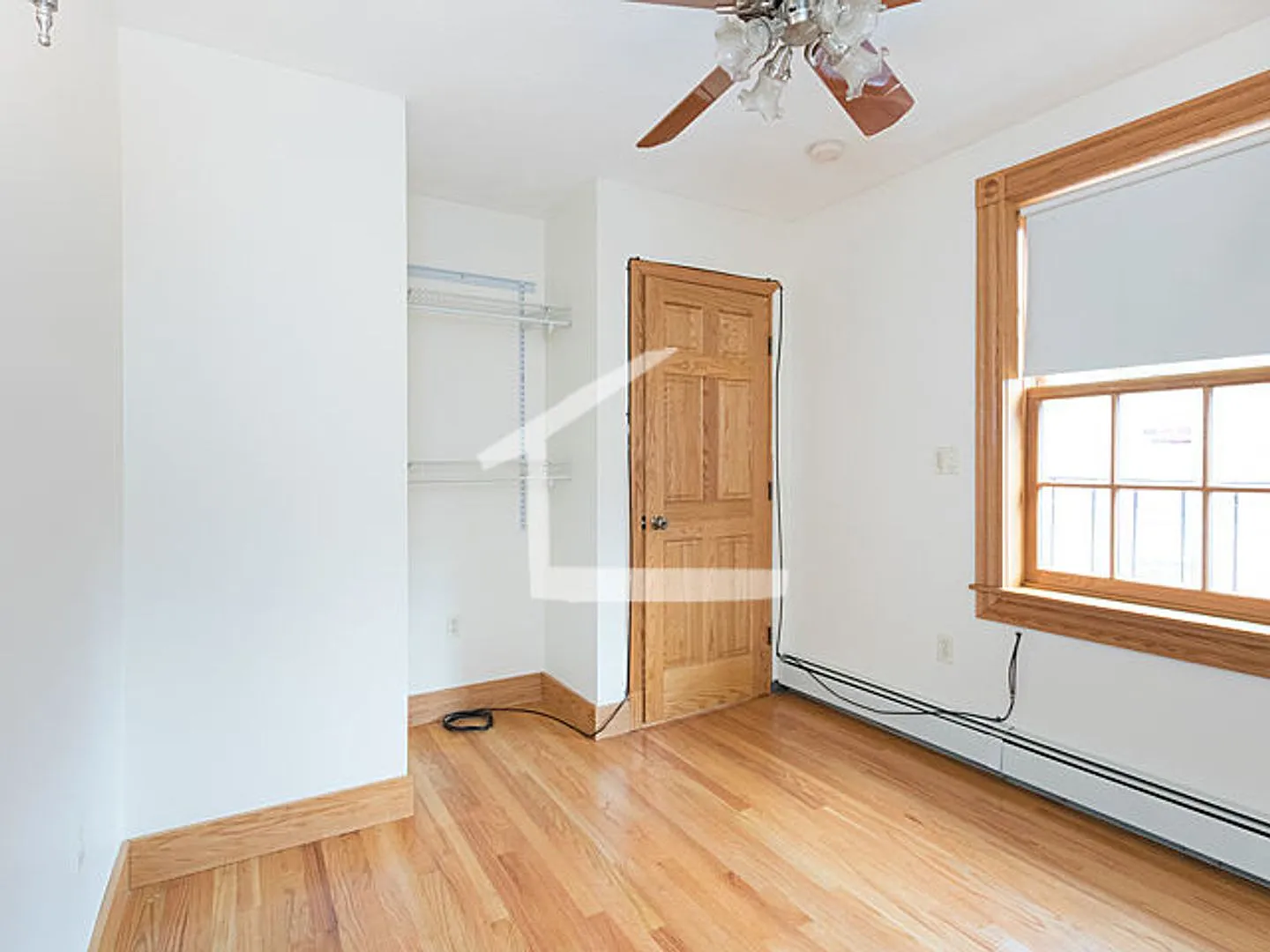 Nicely updated 1 bed for September! — Photo 3