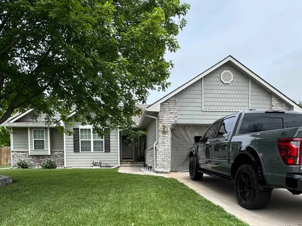 324 E Valley Park Dr, Valley Center, KS 67147