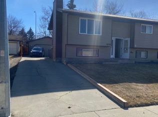 3808 52a Ave, Innisfail, AB T4G1G8