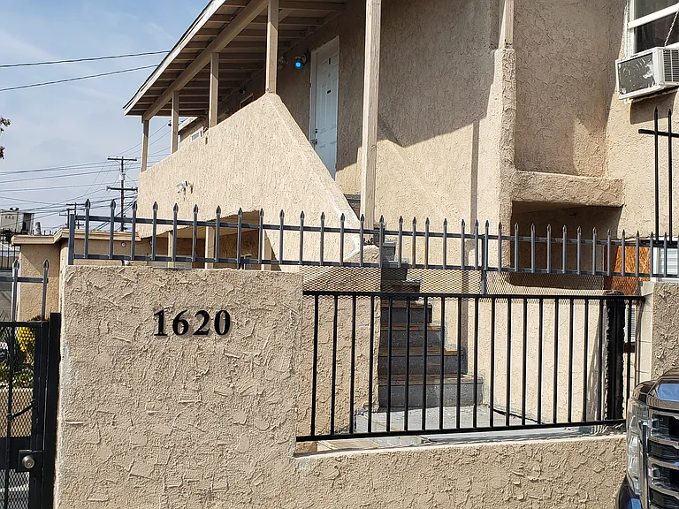 1620 Orange Dr #B — Photo 1