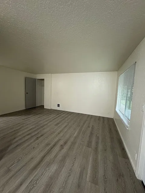 2 bed, 800 sqft, $1,950 — Photo 4