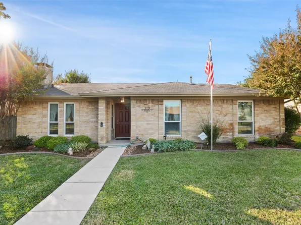 319 Edgewood Dr, Coppell, TX 75019