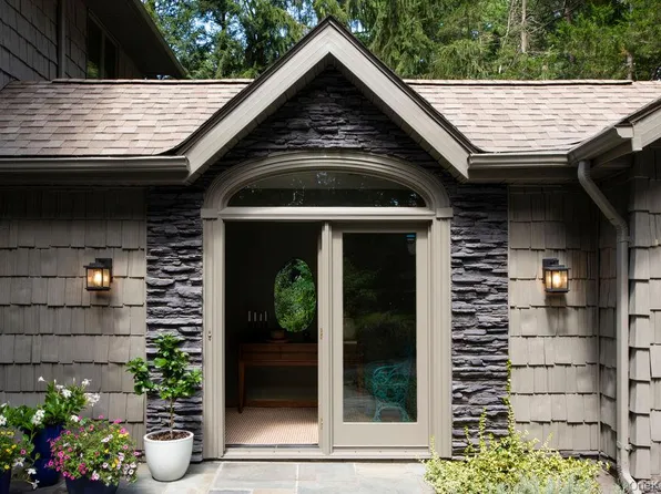 42 Lake Pleasant Dr, Staatsburg, NY 12580