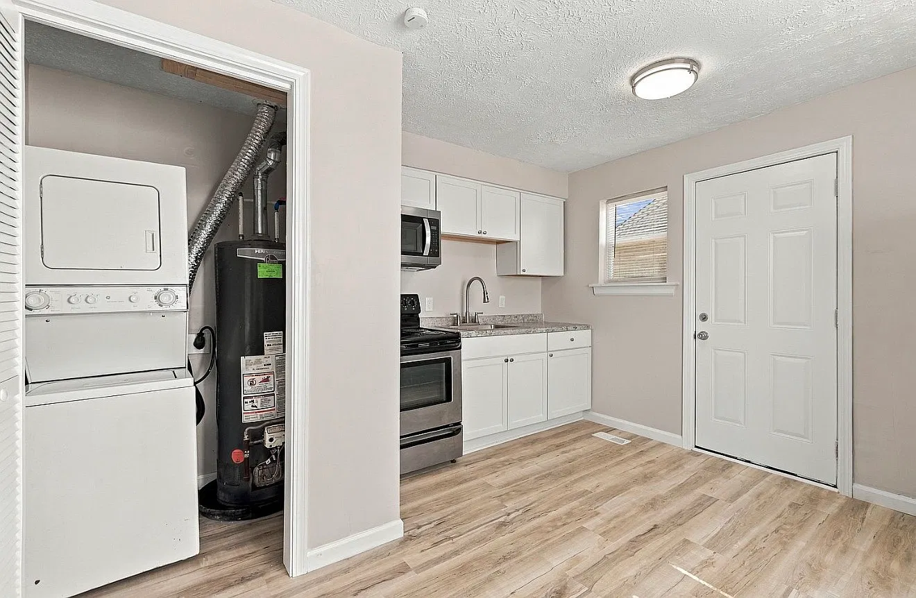 2 bed, 700 sqft, $1,200 — Photo 4