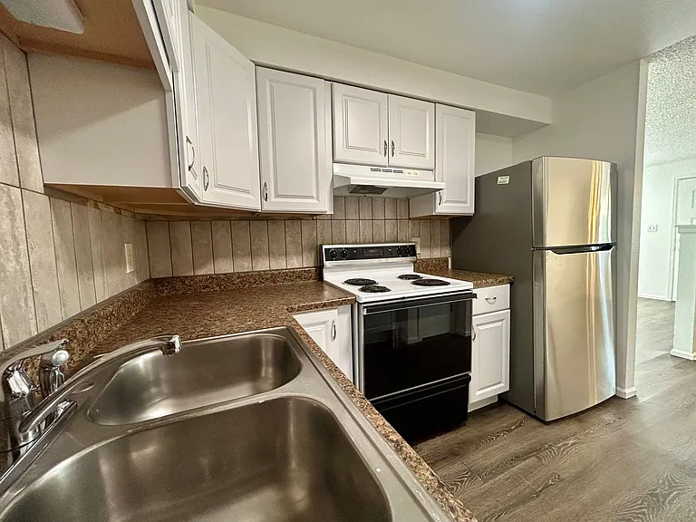 1732 Cambridge Dr — Photo 19